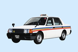 小型タクシー（乗車定員：5名、車種：トヨタ コンフォート、ニッサン クルー）